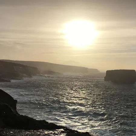 Journey's End Pensión 3*